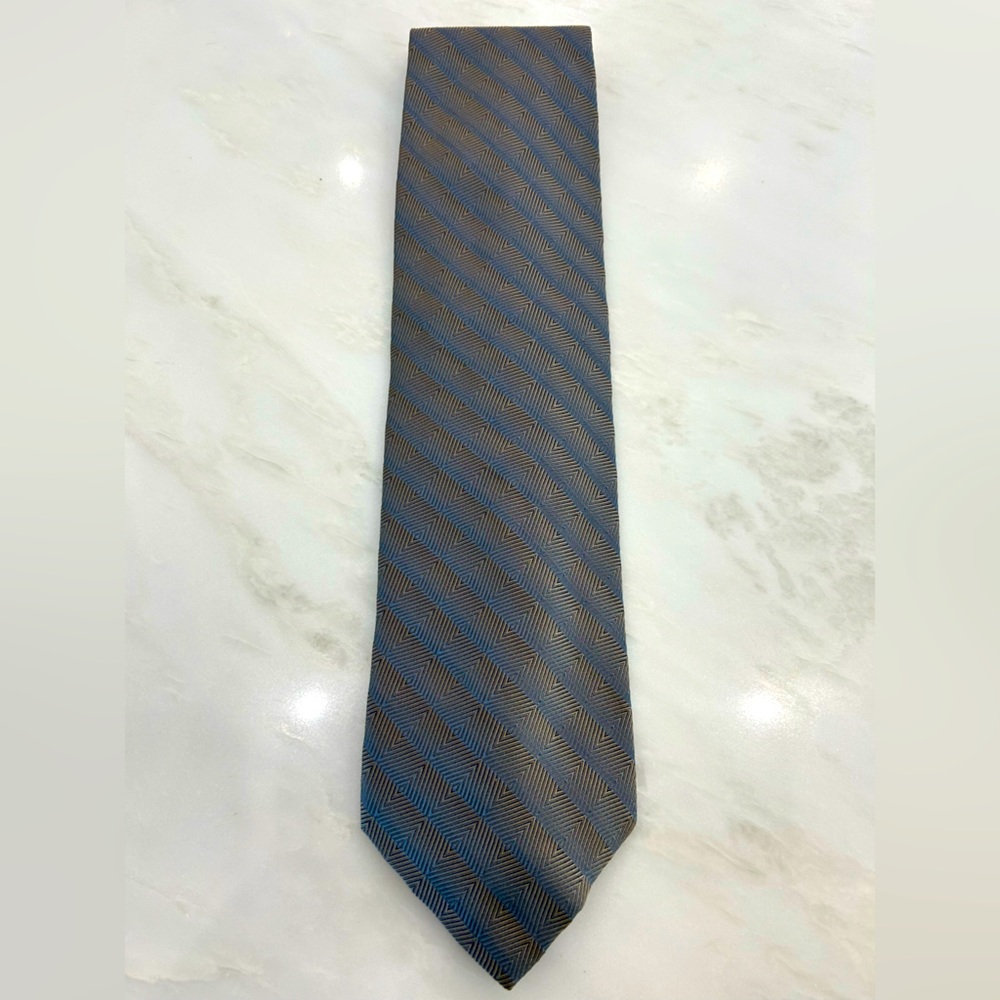 Jhane Barnes tie. Grey with blue strip detailing. Gorgeous and great condition!